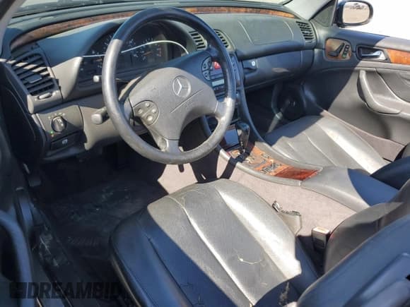 ✅ 2001 Mercedes-Benz CLK 320/430 • VIN: WDBLK65G11T061811 • Lot: 63698765. Wystawiony na Copart z przebiegiem 124 616 mil. Bezpłatny archiwum sprzedaży aukcyjnych z USA i szczegółowy raport historii pojazdu na DreamBid. Zdjęcie 8.