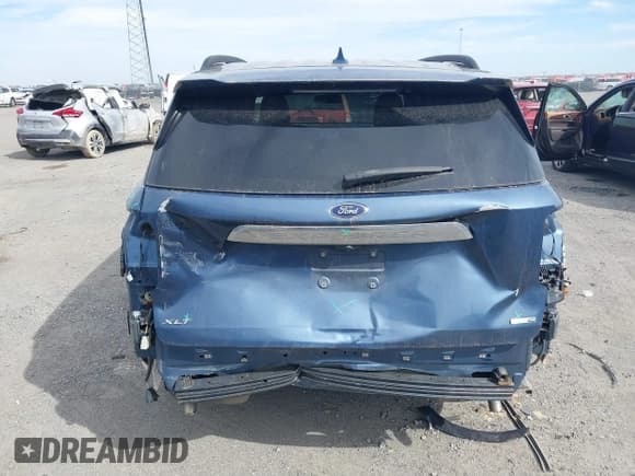 ✅ 2020 Ford Explorer XLT • VIN: 1FMSK8DH5LGB70377 • Lot: 41763798. Wystawiony na IAAI z przebiegiem 88 582 mil. Bezpłatny archiwum sprzedaży aukcyjnych z USA i szczegółowy raport historii pojazdu na DreamBid. Zdjęcie 17.