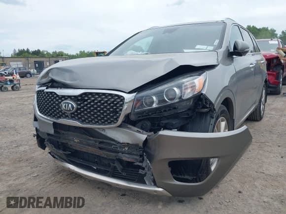 ✅ 2017 Kia Sorento SX • VIN: 5XYPKDA5XHG256694 • Lot: 42372975. Listed on IAAI with 164,815 mi. Free auction sales archive from the USA and detailed vehicle history report at DreamBid. Image 6.