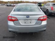 ✅ 2018 Subaru Legacy Limited • VIN: 4S3BNAN67J3040315 • Лот: 43575566. Опубликован ранее на IAAI с пробегом 176 616 миль. Бесплатный доступ к архиву аукционных продаж из США и подробный отчёт об истории автомобиля на DreamBid. Изображение 17.