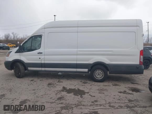 ✅ 2016 Ford Transit Cargo • VIN: 1FTYR3XM5GKB33662 • Lot: 43812911. Wystawiony na IAAI z przebiegiem 94 398 mil. Bezpłatny archiwum sprzedaży aukcyjnych z USA i szczegółowy raport historii pojazdu na DreamBid. Zdjęcie 14.