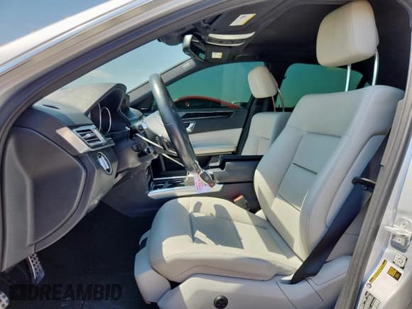 ✅ 2016 Mercedes-Benz E 350 Sport • VIN: WDDHF5KB2GB299752 • Lot: 80274255. Wystawiony na Copart z przebiegiem 75 381 mil. Bezpłatny archiwum sprzedaży aukcyjnych z USA i szczegółowy raport historii pojazdu na DreamBid. Zdjęcie 7.