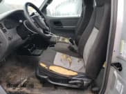 ✅ 2005 Ford Ranger XL • VIN: 1FTYR15E85PB08299 • Lot: 92458515. Wystawiony na Copart z przebiegiem 194 151 mil. Bezpłatny archiwum sprzedaży aukcyjnych z USA i szczegółowy raport historii pojazdu na DreamBid. Zdjęcie 7.