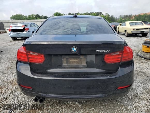 ✅ 2015 BMW 3 Series 328i • VIN: WBA3A5G54FNS90034 • Лот: 54901565. Опубликован ранее на Copart с пробегом 182 093 миль. Бесплатный доступ к архиву аукционных продаж из США и подробный отчёт об истории автомобиля на DreamBid. Изображение 6.