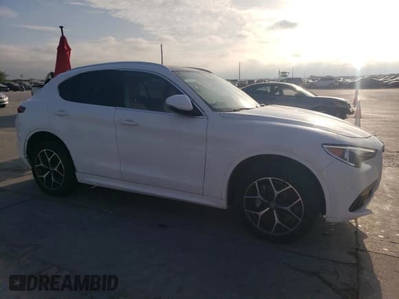 ✅ 2021 Alfa Romeo Stelvio Ti Sport • VIN: ZASPAKBN6M7D07922 • Lot: 69768984. Wystawiony na Copart z przebiegiem 36 153 mil. Bezpłatny archiwum sprzedaży aukcyjnych z USA i szczegółowy raport historii pojazdu na DreamBid. Zdjęcie 4.
