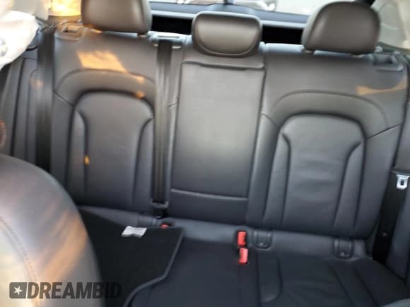 ✅ 2015 Audi Q3 Premium Plus • VIN: WA1EFCFS1FR005365 • Лот: 92708605. Опубликован ранее на Copart с пробегом Не указан. Бесплатный доступ к архиву аукционных продаж из США и подробный отчёт об истории автомобиля на DreamBid. Изображение 10.