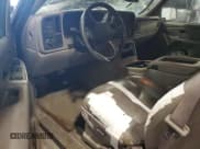 ✅ 2004 Chevrolet Silverado 1500 LS • VIN: 2GCEC19T941284318 • Лот: 73968654. Опубликован ранее на Copart с пробегом 181 484 миль. Бесплатный доступ к архиву аукционных продаж из США и подробный отчёт об истории автомобиля на DreamBid. Изображение 8.