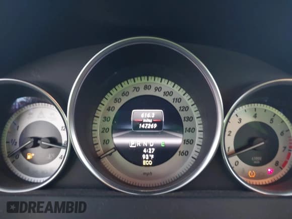 ✅ 2013 Mercedes-Benz C 300 Sport • VIN: WDDGF8AB7DR249298 • Lot: 42873222. Wystawiony na IAAI z przebiegiem 147 269 mil. Bezpłatny archiwum sprzedaży aukcyjnych z USA i szczegółowy raport historii pojazdu na DreamBid. Zdjęcie 7.