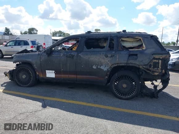 ✅ 2023 Jeep Grand Cherokee Laredo • VIN: 1C4RJJAG0P8835789 • Lot: 43450486. Listed on IAAI with Not provided. Free auction sales archive from the USA and detailed vehicle history report at DreamBid. Image 14.