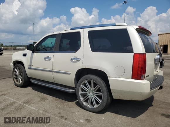 ✅ 2010 Cadillac Escalade • VIN: 1GYUKAEF8AR169401 • Лот: 68390435. Опубликован ранее на Copart с пробегом 308 147 миль. Бесплатный доступ к архиву аукционных продаж из США и подробный отчёт об истории автомобиля на DreamBid. Изображение 2.