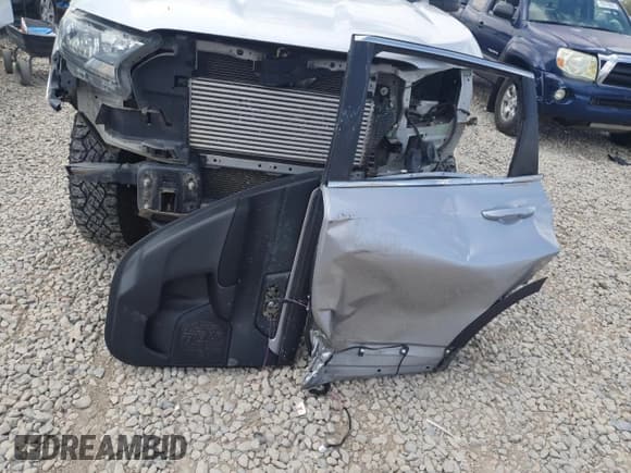 ✅ 2019 Honda CR-V LX • VIN: 2HKRW2H26KH132936 • Lot: 69779425. Listed on Copart with 45,696 mi. Free auction sales archive from the USA and detailed vehicle history report at DreamBid. Image 13.