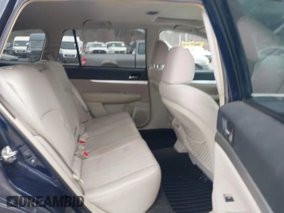 ✅ 2013 Subaru Outback Premium • VIN: 4S4BRBGC2D3250804 • Lot: 43807618. Listed on IAAI with 206,456 mi. Free auction sales archive from the USA and detailed vehicle history report at DreamBid. Image 8.