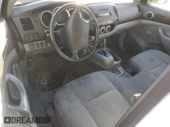 ✅ 2005 Toyota Tacoma • VIN: 5TENX22N65Z014188 • Lot: 86636645. Wystawiony na Copart z przebiegiem 285 431 mil. Bezpłatny archiwum sprzedaży aukcyjnych z USA i szczegółowy raport historii pojazdu na DreamBid. Zdjęcie 8.