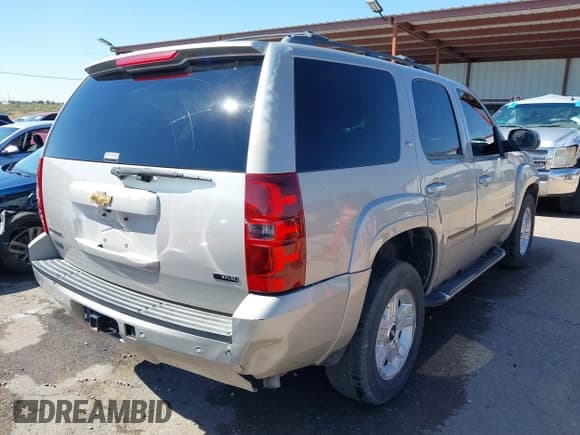 ✅ 2008 Chevrolet Tahoe LTZ • VIN: 1GNFK13018R131801 • Lot: 43378469. Listed on IAAI with 284,268 mi. Free auction sales archive from the USA and detailed vehicle history report at DreamBid. Image 4.