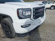✅ 2019 GMC Sierra 1500 • VIN: 2GTV2LEC7K1160131 • Lot: 40794685. Wystawiony na IAAI z przebiegiem 139 636 mil. Bezpłatny archiwum sprzedaży aukcyjnych z USA i szczegółowy raport historii pojazdu na DreamBid. Zdjęcie 17.