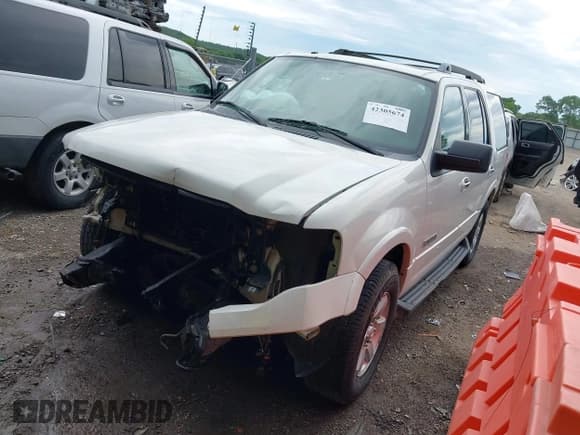 ✅ 2008 Ford Expedition SSV • VIN: 1FMFU16598LA48254 • Lot: 42305674. Wystawiony na IAAI z przebiegiem 236 208 mil. Bezpłatny archiwum sprzedaży aukcyjnych z USA i szczegółowy raport historii pojazdu na DreamBid. Zdjęcie 18.