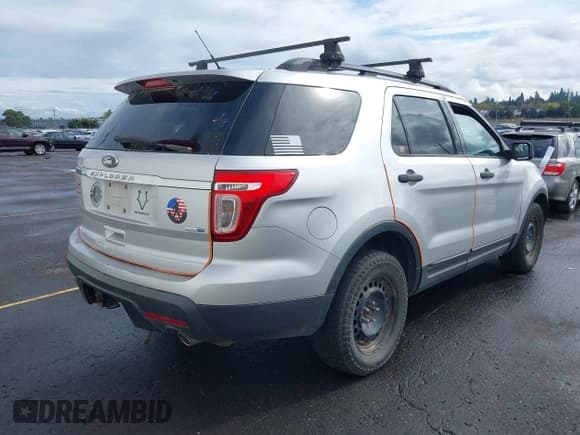 ✅ 2013 Ford Explorer • VIN: 1FM5K8B86DGB51077 • Lot: 43354242. Wystawiony na IAAI z przebiegiem 140 232 mil. Bezpłatny archiwum sprzedaży aukcyjnych z USA i szczegółowy raport historii pojazdu na DreamBid. Zdjęcie 4.