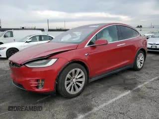 ✅ 2017 Tesla Model X 90D • VIN: 5YJXCAE23HF067744 • Lot: 92631755. Wystawiony na Copart z przebiegiem 47 016 mil. Bezpłatny archiwum sprzedaży aukcyjnych z USA i szczegółowy raport historii pojazdu na DreamBid. Zdjęcie 1.
