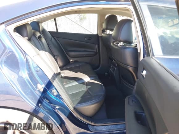 ✅ 2010 Nissan Maxima SV • VIN: 1N4AA5AP9AC813529 • Lot: 43158017. Wystawiony na IAAI z przebiegiem 84 491 mil. Bezpłatny archiwum sprzedaży aukcyjnych z USA i szczegółowy raport historii pojazdu na DreamBid. Zdjęcie 8.