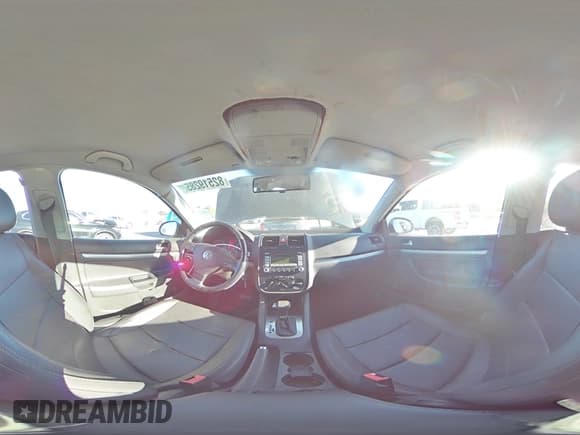 ✅ 2006 Volkswagen Jetta Edition • VIN: 3VWFT81K66M848855 • Lot: 82519285. Wystawiony na Copart z przebiegiem 243 689 mil. Bezpłatny archiwum sprzedaży aukcyjnych z USA i szczegółowy raport historii pojazdu na DreamBid. Zdjęcie 14.