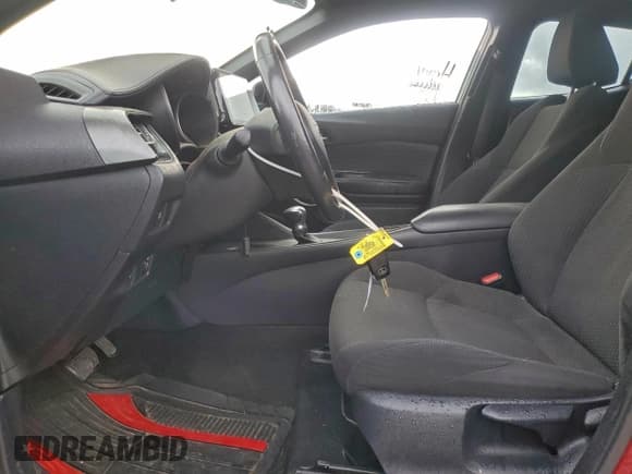 ✅ 2018 Toyota C-HR XLE Premium • VIN: NMTKHMBX4JR043403 • Lot: 93732315. Wystawiony na Copart z przebiegiem 120 980 mil. Bezpłatny archiwum sprzedaży aukcyjnych z USA i szczegółowy raport historii pojazdu na DreamBid. Zdjęcie 7.