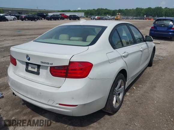✅ 2014 BMW 3 Series 328d • VIN: WBA3D3C58EK154684 • Лот: 42586949. Опубликован ранее на IAAI с пробегом 125 351 миль. Бесплатный доступ к архиву аукционных продаж из США и подробный отчёт об истории автомобиля на DreamBid. Изображение 4.