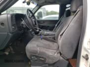 ✅ 2001 Chevrolet Silverado 2500HD LS • VIN: 1GCHK23U11F162998 • Lot: 82831614. Wystawiony na Copart z przebiegiem 300 425 mil. Bezpłatny archiwum sprzedaży aukcyjnych z USA i szczegółowy raport historii pojazdu na DreamBid. Zdjęcie 7.