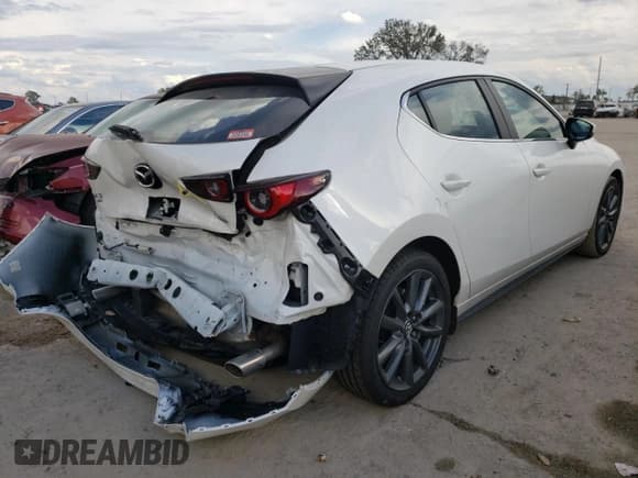 ✅ 2022 Mazda 3 Preferred • VIN: JM1BPBLL5N1508374 • Лот: 63227052. Опубликован ранее на Copart с пробегом 20 210 миль. Бесплатный доступ к архиву аукционных продаж из США и подробный отчёт об истории автомобиля на DreamBid. Изображение 4.