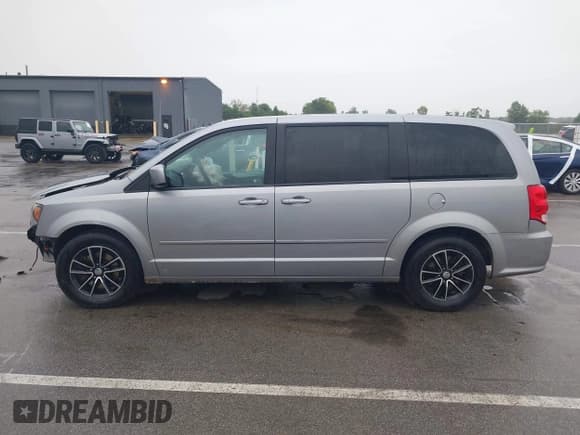 ✅ 2015 Dodge Grand Caravan R/T • VIN: 2C4RDGEG8FR704651 • Лот: 43099278. Опубликован ранее на IAAI с пробегом 187 475 миль. Бесплатный доступ к архиву аукционных продаж из США и подробный отчёт об истории автомобиля на DreamBid. Изображение 15.