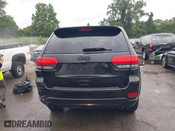✅ 2015 Jeep Grand Cherokee Laredo • VIN: 1C4RJFAG6FC645973 • Лот: 42922372. Опубликован ранее на IAAI с пробегом 167 741 миль. Бесплатный доступ к архиву аукционных продаж из США и подробный отчёт об истории автомобиля на DreamBid. Изображение 16.