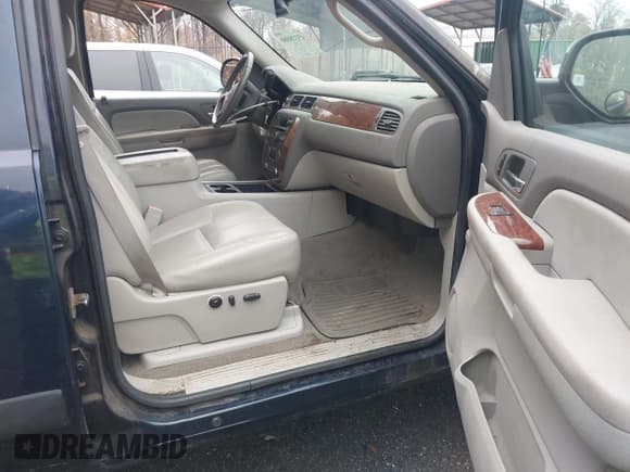 ✅ 2007 Chevrolet Silverado 1500 1LT • VIN: 2GCEK133871699999 • Lot: 43728880. Listed on IAAI with 216,372 mi. Free auction sales archive from the USA and detailed vehicle history report at DreamBid. Image 5.