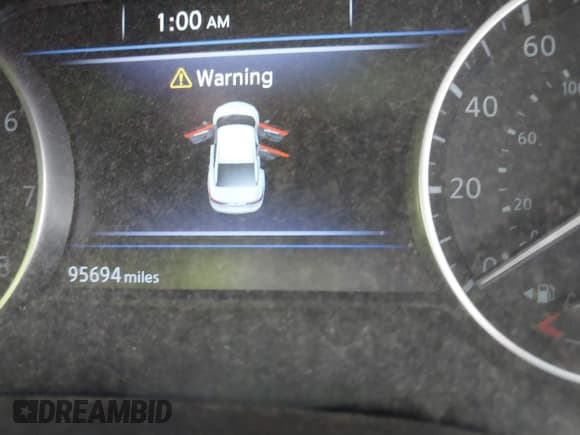 ✅ 2020 Nissan Maxima Platinum • VIN: 1N4AA6FV0LC380750 • Lot: 39946191. Wystawiony na IAAI z przebiegiem 95 694 mil. Bezpłatny archiwum sprzedaży aukcyjnych z USA i szczegółowy raport historii pojazdu na DreamBid. Zdjęcie 7.