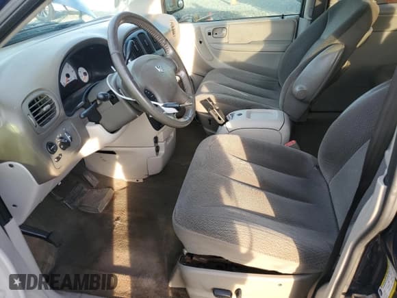 ✅ 2005 Dodge Caravan SXT • VIN: 2D4GP44L45R395080 • Lot: 92532035. Wystawiony na Copart z przebiegiem 234 660 mil. Bezpłatny archiwum sprzedaży aukcyjnych z USA i szczegółowy raport historii pojazdu na DreamBid. Zdjęcie 7.