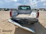 ✅ 2001 Ford F-250 XL • VIN: 3FTNF20L91MA76678 • Lot: 82348305. Wystawiony na Copart z przebiegiem 285 138 mil. Bezpłatny archiwum sprzedaży aukcyjnych z USA i szczegółowy raport historii pojazdu na DreamBid. Zdjęcie 6.