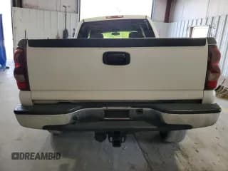 ✅ 2004 Chevrolet Silverado 2500 LS • VIN: 1GCGK23U74F207930 • Lot: 81108635. Wystawiony na Copart z przebiegiem Nie podano. Bezpłatny archiwum sprzedaży aukcyjnych z USA i szczegółowy raport historii pojazdu na DreamBid. Zdjęcie 6.