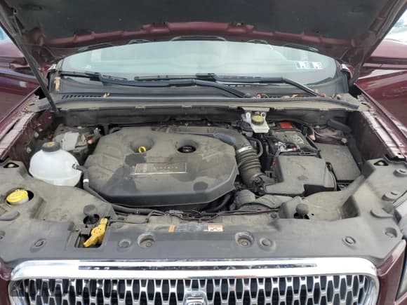 ✅ 2019 Lincoln MKC Select • VIN: 5LMCJ2D92KUL06278 • Lot: 82199585. Wystawiony na Copart z przebiegiem 62 297 mil. Bezpłatny archiwum sprzedaży aukcyjnych z USA i szczegółowy raport historii pojazdu na DreamBid. Zdjęcie 12.