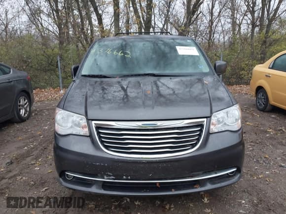 ✅ 2015 Chrysler Town & Country Touring • VIN: 2C4RC1BG3FR595536 • Лот: 43766662. Опубликован ранее на IAAI с пробегом 273 560 миль. Бесплатный доступ к архиву аукционных продаж из США и подробный отчёт об истории автомобиля на DreamBid. Изображение 6.