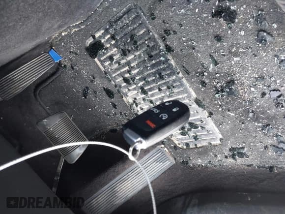 ✅ 2018 Dodge Charger GT • VIN: 2C3CDXJG7JH119929 • Lot: 42902140. Wystawiony na IAAI z przebiegiem 109 611 mil. Bezpłatny archiwum sprzedaży aukcyjnych z USA i szczegółowy raport historii pojazdu na DreamBid. Zdjęcie 11.