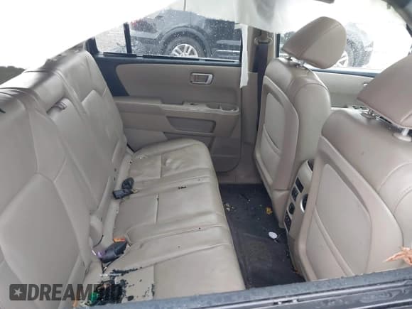 ✅ 2012 Honda Pilot Touring • VIN: 5FNYF4H92CB074814 • Lot: 43655208. Listed on IAAI with 223,305 mi. Free auction sales archive from the USA and detailed vehicle history report at DreamBid. Image 8.