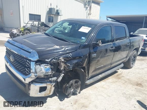✅ 2020 Toyota Tundra SR5 • VIN: 5TFDY5F15LX908821 • Lot: 41851082. Wystawiony na IAAI z przebiegiem 83 954 mil. Bezpłatny archiwum sprzedaży aukcyjnych z USA i szczegółowy raport historii pojazdu na DreamBid. Zdjęcie 2.