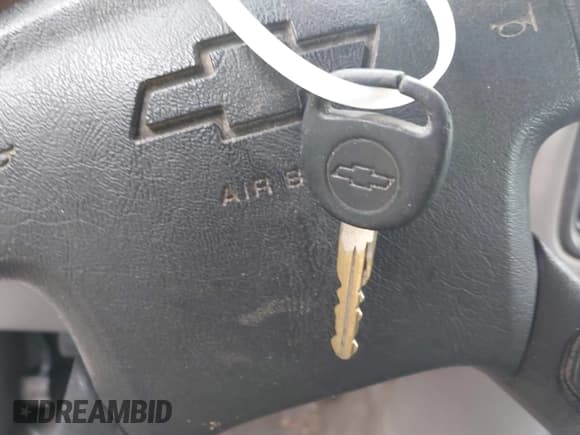 ✅ 2006 Chevrolet Silverado 1500 LT1 • VIN: 2GCEC13T661128104 • Лот: 42430767. Опубликован ранее на IAAI с пробегом 276 945 миль. Бесплатный доступ к архиву аукционных продаж из США и подробный отчёт об истории автомобиля на DreamBid. Изображение 11.