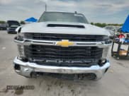 ✅ 2024 Chevrolet Silverado 2500HD LT • VIN: 2GC4YNEY3R1230137 • Лот: 87066945. Опубликован ранее на Copart с пробегом 51 954 миль. Бесплатный доступ к архиву аукционных продаж из США и подробный отчёт об истории автомобиля на DreamBid. Изображение 5.