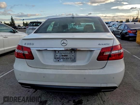 ✅ 2012 Mercedes-Benz E 350 Luxury • VIN: WDDHF8JB9CA654483 • Lot: 92876995. Wystawiony na Copart z przebiegiem 169 545 mil. Bezpłatny archiwum sprzedaży aukcyjnych z USA i szczegółowy raport historii pojazdu na DreamBid. Zdjęcie 6.
