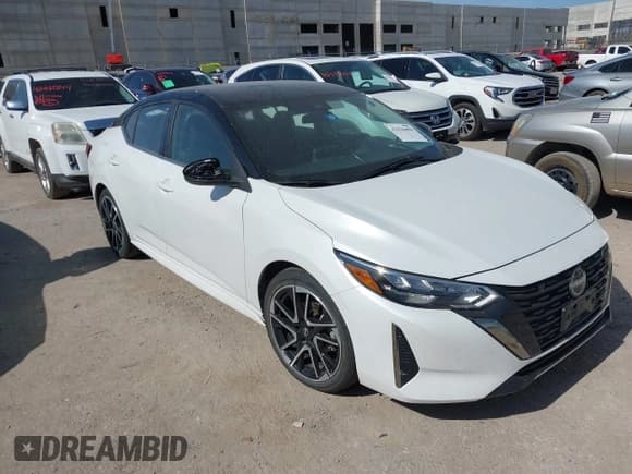 ✅ 2024 Nissan Sentra SR • VIN: 3N1AB8DV6RY239688 • Lot: 42624490. Wystawiony na IAAI z przebiegiem 26 300 mil. Bezpłatny archiwum sprzedaży aukcyjnych z USA i szczegółowy raport historii pojazdu na DreamBid. Zdjęcie 1.