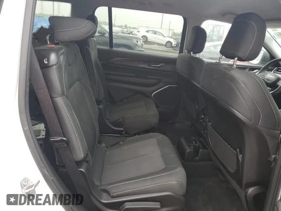 ✅ 2022 Jeep Grand Cherokee Altitude • VIN: 1C4RJJAG6N8608944 • Lot: 59976405. Wystawiony na Copart z przebiegiem 53 086 mil. Bezpłatny archiwum sprzedaży aukcyjnych z USA i szczegółowy raport historii pojazdu na DreamBid. Zdjęcie 10.