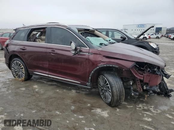 ✅ 2020 Lincoln Corsair Reserve • VIN: 5LMCJ2C99LUL21749 • Lot: 43718065. Listed on Copart with 67,670 mi. Free auction sales archive from the USA and detailed vehicle history report at DreamBid. Image 4.