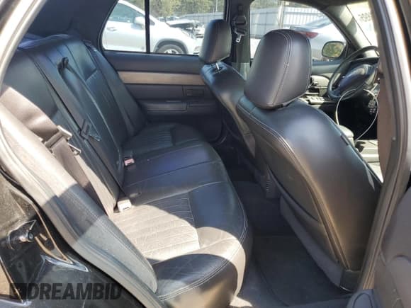 ✅ 2003 Mercury Marauder • VIN: 2MEHM75V73X634415 • Lot: 51654895. Wystawiony na Copart z przebiegiem 201 536 mil. Bezpłatny archiwum sprzedaży aukcyjnych z USA i szczegółowy raport historii pojazdu na DreamBid. Zdjęcie 10.