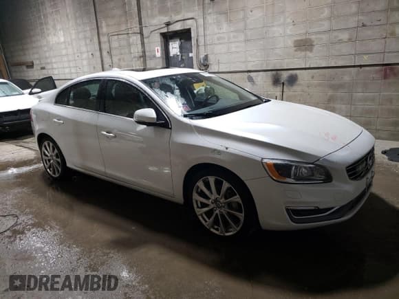 ✅ 2016 Volvo S60 T5 Platinum • VIN: LYV612TM8GB101690 • Lot: 86768914. Listed on Copart with 70,668 mi. Free auction sales archive from the USA and detailed vehicle history report at DreamBid. Image 4.