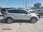 ✅ 2017 Ford Escape SE • VIN: 1FMCU0GD8HUC60074 • Lot: 41918443. Wystawiony na IAAI z przebiegiem 85 787 mil. Bezpłatny archiwum sprzedaży aukcyjnych z USA i szczegółowy raport historii pojazdu na DreamBid. Zdjęcie 14.