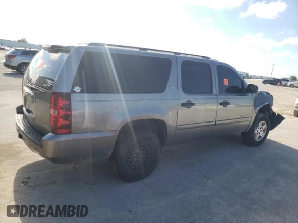 ✅ 2008 Chevrolet Suburban LTZ • VIN: 1GNFC16098R257462 • Lot: 74720864. Wystawiony na Copart z przebiegiem 290 336 mil. Bezpłatny archiwum sprzedaży aukcyjnych z USA i szczegółowy raport historii pojazdu na DreamBid. Zdjęcie 3.